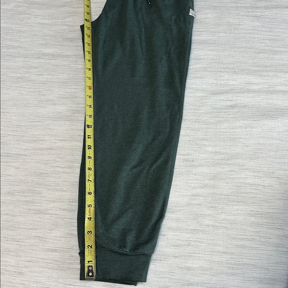 Vuori Joggers - Picture 5 of 5